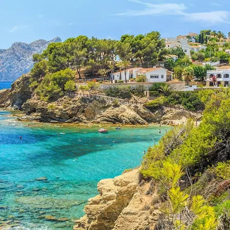 Perfect Location With Stunning Views, 2 Minutes To Apartment