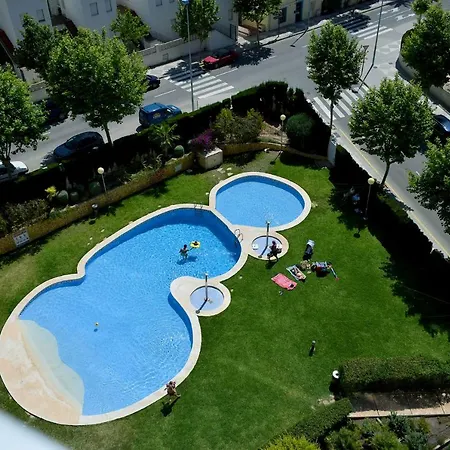 Perfect Location With Stunning Views, 2 Minutes To