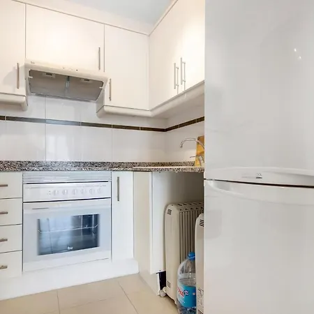 Apartment Perfect Location With Stunning Views, 2 Minutes To *