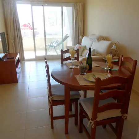 Perfect Location With Stunning Views, 2 Minutes To Apartament